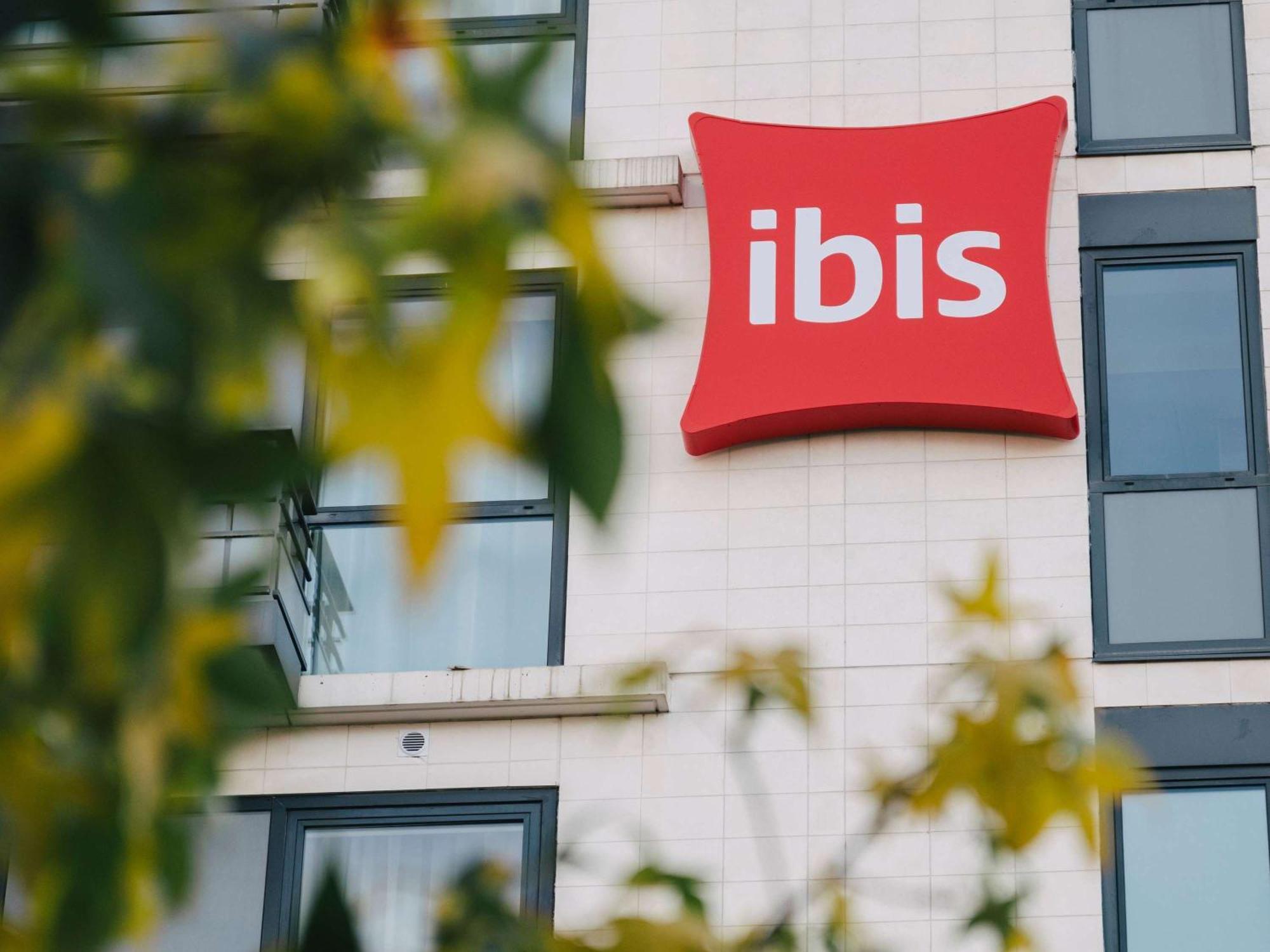 Ibis Rouen Centre Rive Droite Pasteur Hotel Eksteriør billede